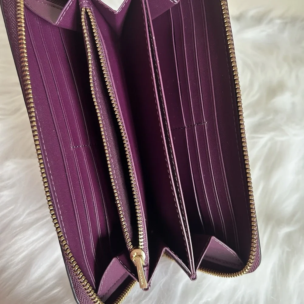 Coach Accordion Zip Wallet Plum Purple Pebbled Leather Gold C Logo 58059 - Picture 3 of 7